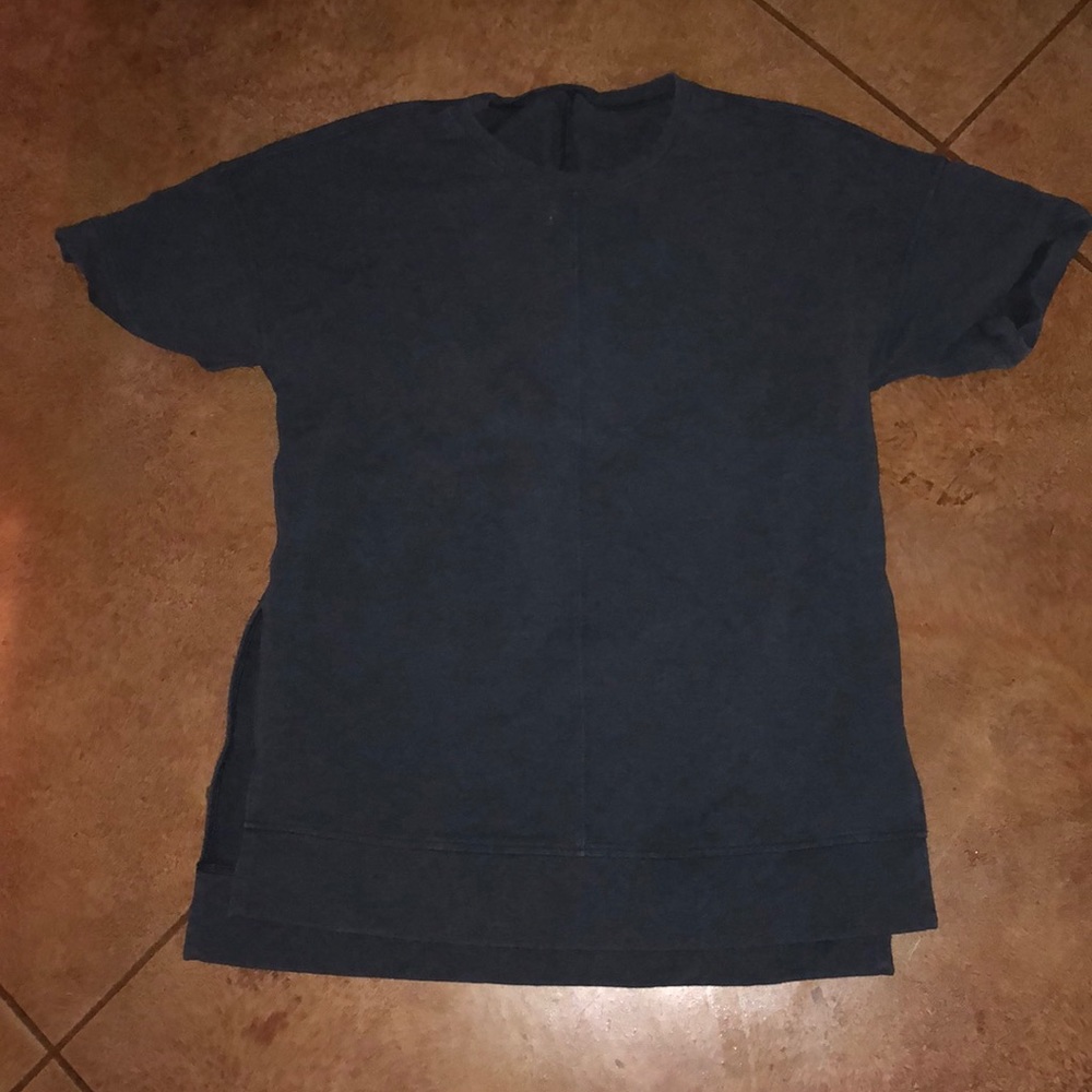 Lululemon workout tee